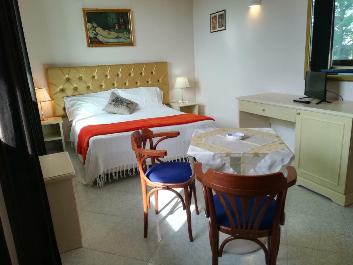 B&B La Maison 삼미첼디바리 외부 사진